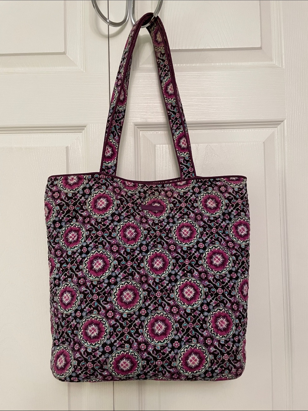 Vera Bradley LILAC MEDALLION Quilted Tote or Travel Bag In PRISTINE Condition